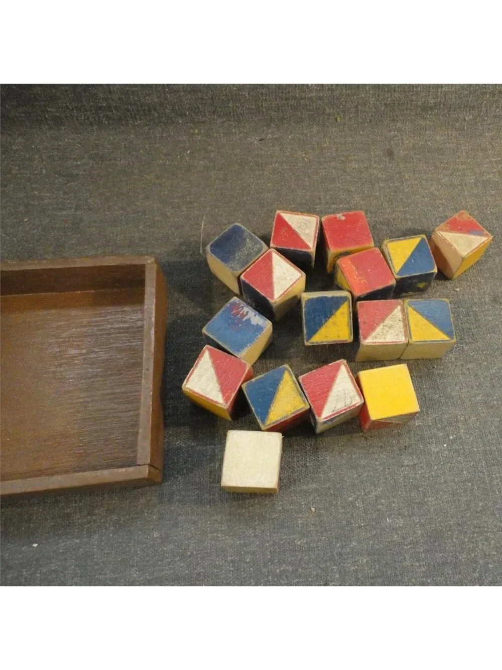 Embossing Co. Color Cubes Wurfelmosaik Pattern Blocks Wooden Case 1930s